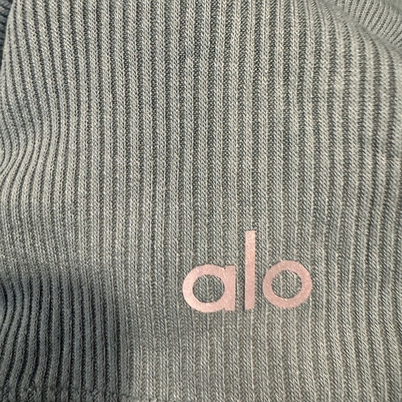 ALO YOGA BLACK RIBBED CROPPED WHISPER CARDIGAN NWT XS Soft Seagrass - Picture 6 of 6